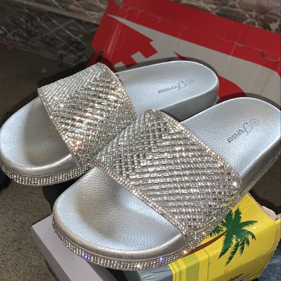 Sandals - Picture 2 of 2